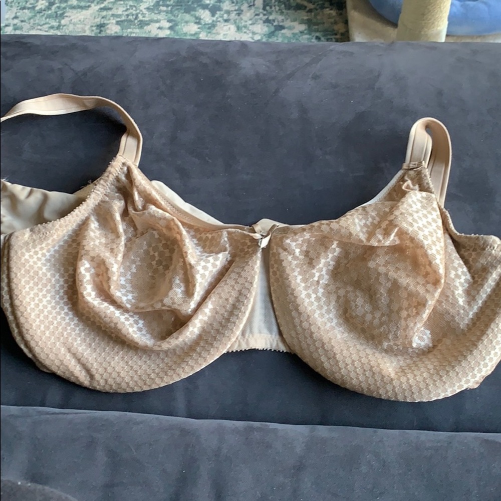 Chantelle beige underwire bra